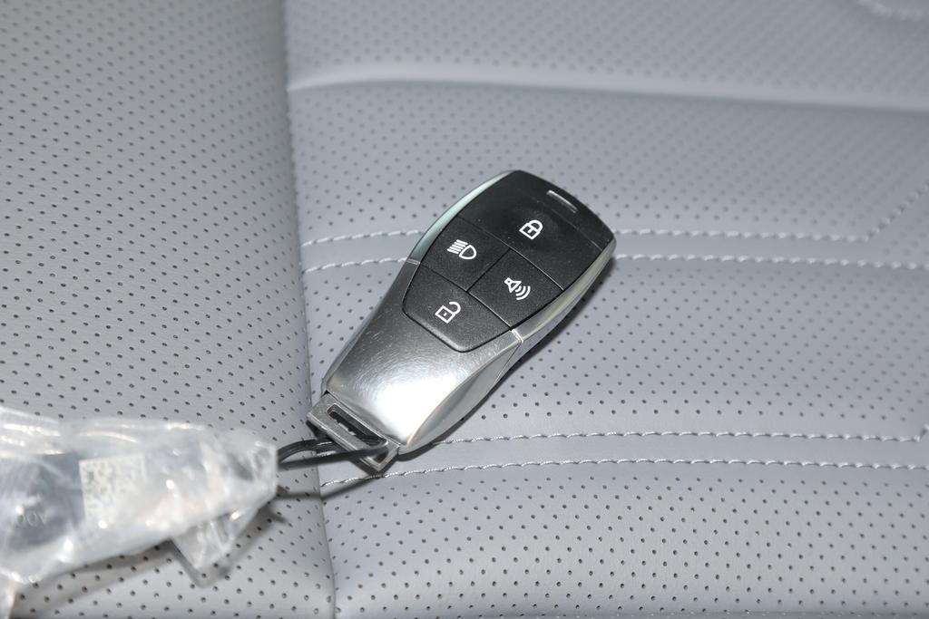 北京bj40l越野车价格,北京bj40刀锋英雄柴油版