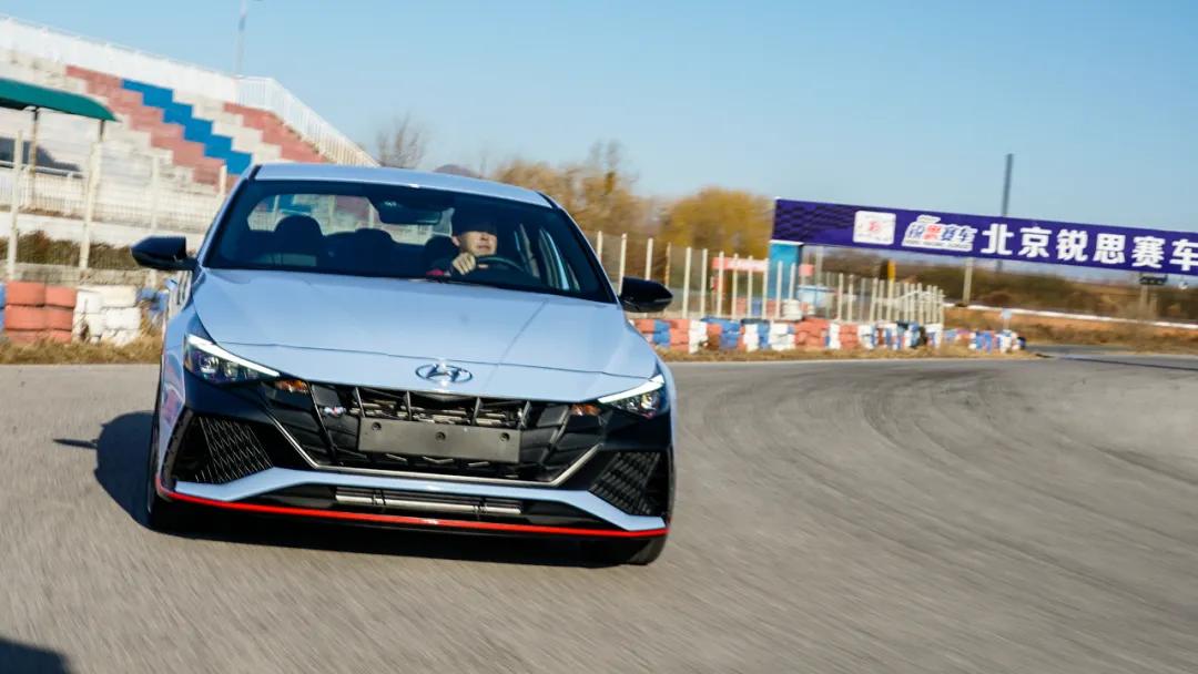 真正的钢炮有多厉害,韩国现代钢炮