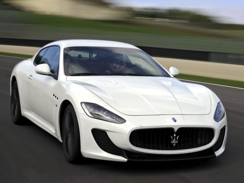 卡塔尔世界杯足球时速,卡塔尔世界杯巨星开啥车