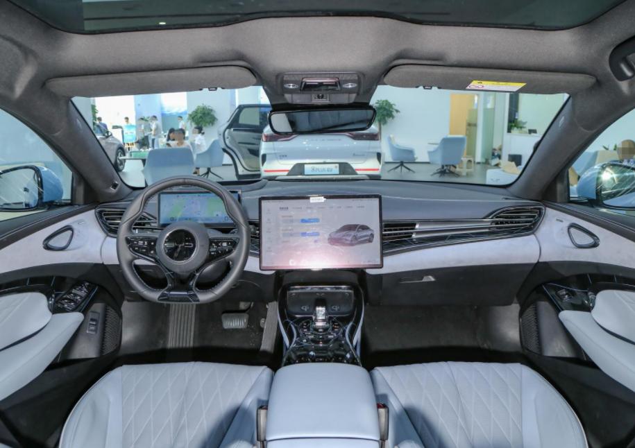 23款比亚迪海豹700公里落地价格,一分钟懂车比亚迪海豹哪款值得买