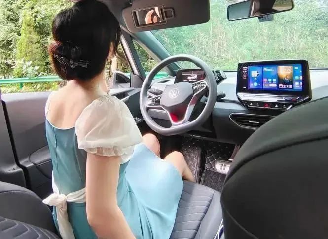 比亚迪海豚vs大众高尔夫,大众价格战最新消息