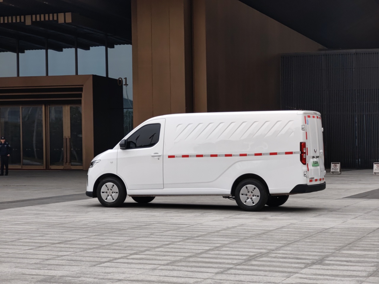 试驾车绿牌,五菱最新款轻客