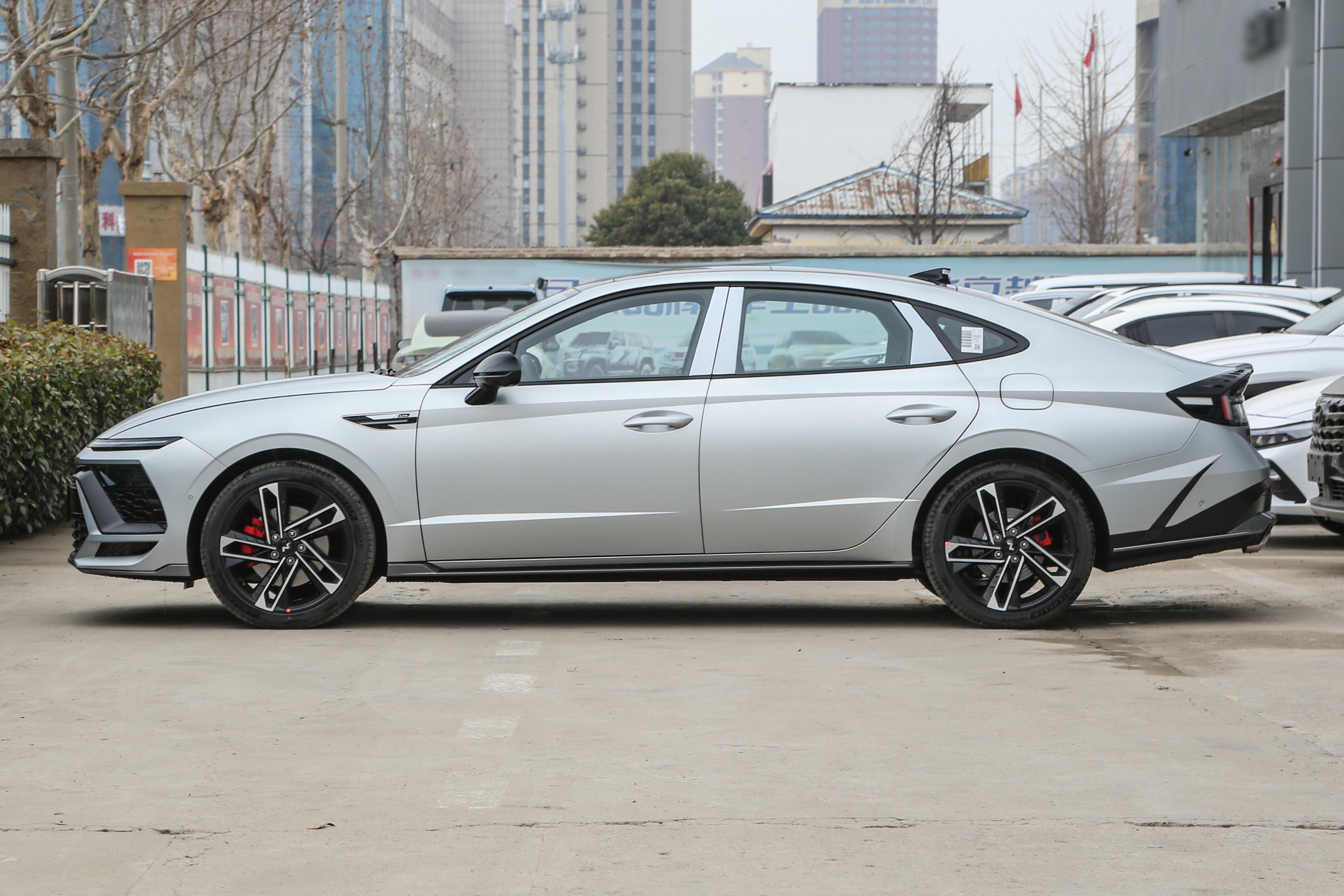 索纳塔现代落地多少钱,全新现代索纳塔落地价