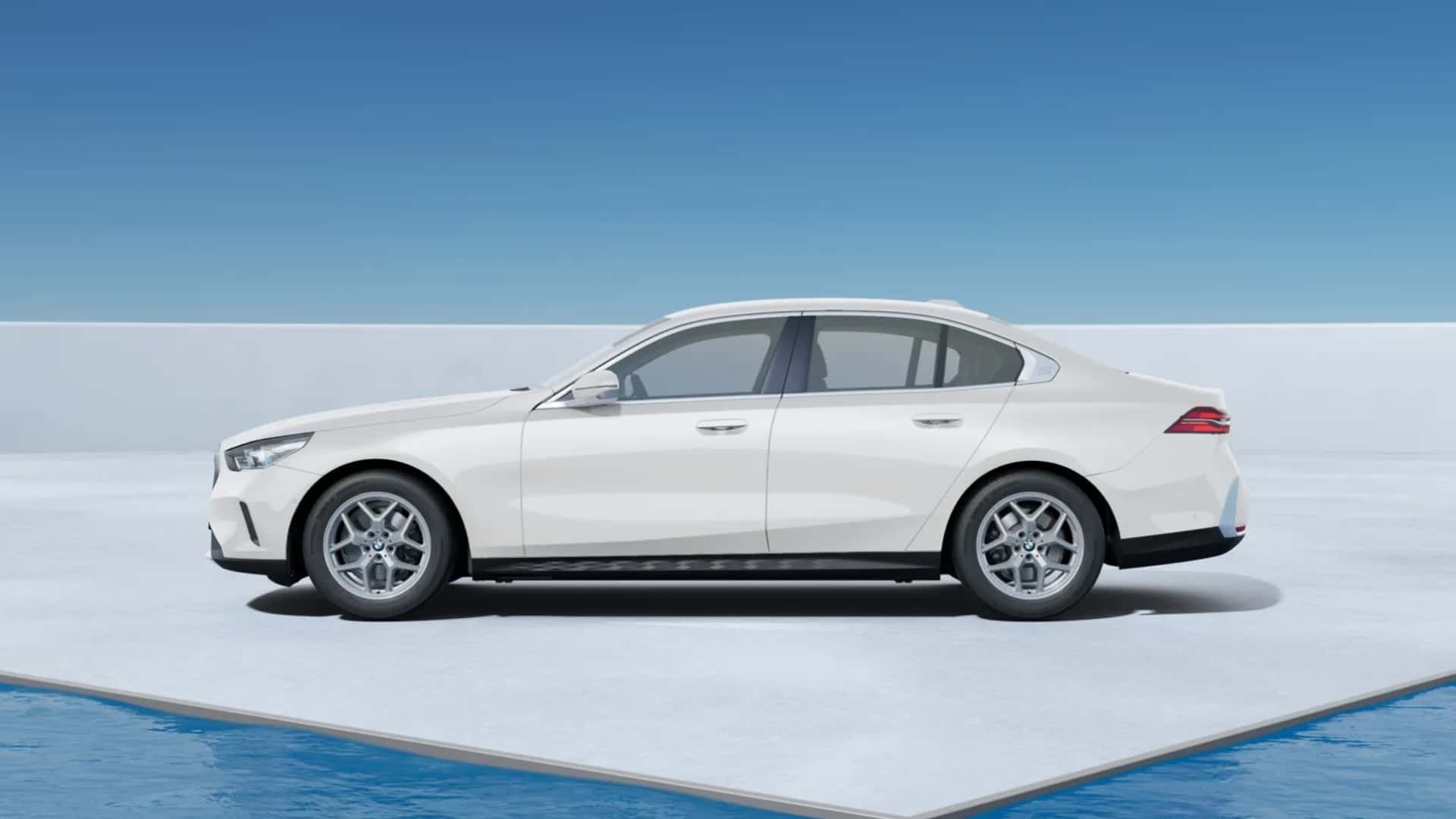 奔驰e宝马5换代时间,奔驰e宝马五系换代时间