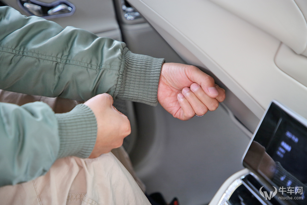 宾利飞驰phev傲世版,宾利飞驰phevhybrid