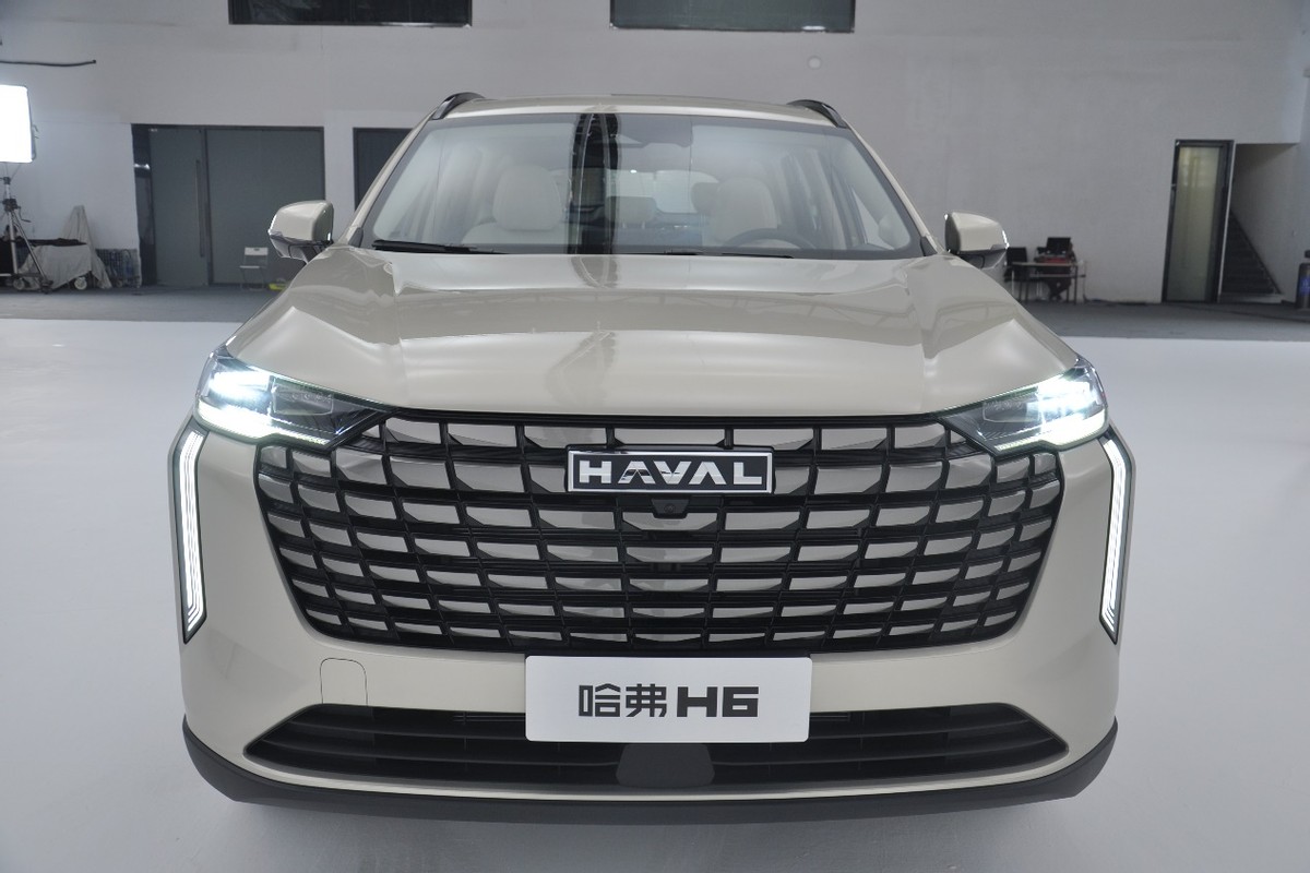 全新一代哈弗h6有什么变化,全新设计抢眼全新哈弗h6到店