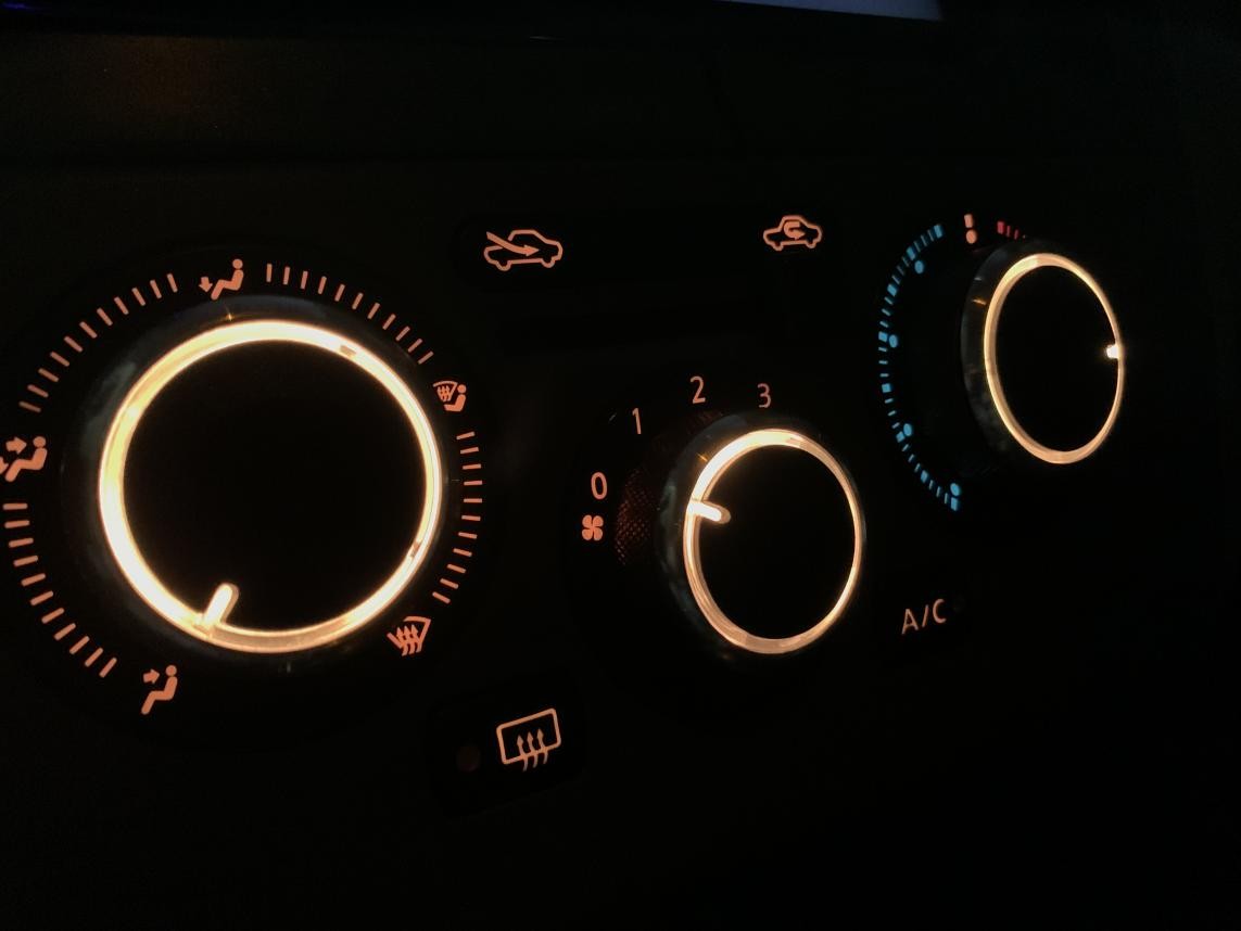 日产骐达香槟金,珍珠漆东风日产骐达