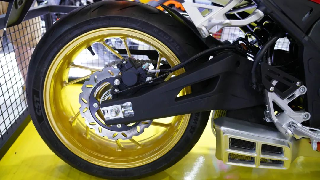 银钢双缸水冷边三轮,银钢全新款