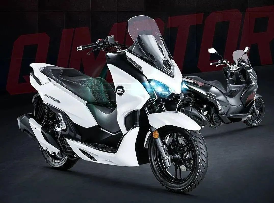 QJMOTOR鸿150车型全解析，正面硬刚PCX和UHR，还有多大优势？