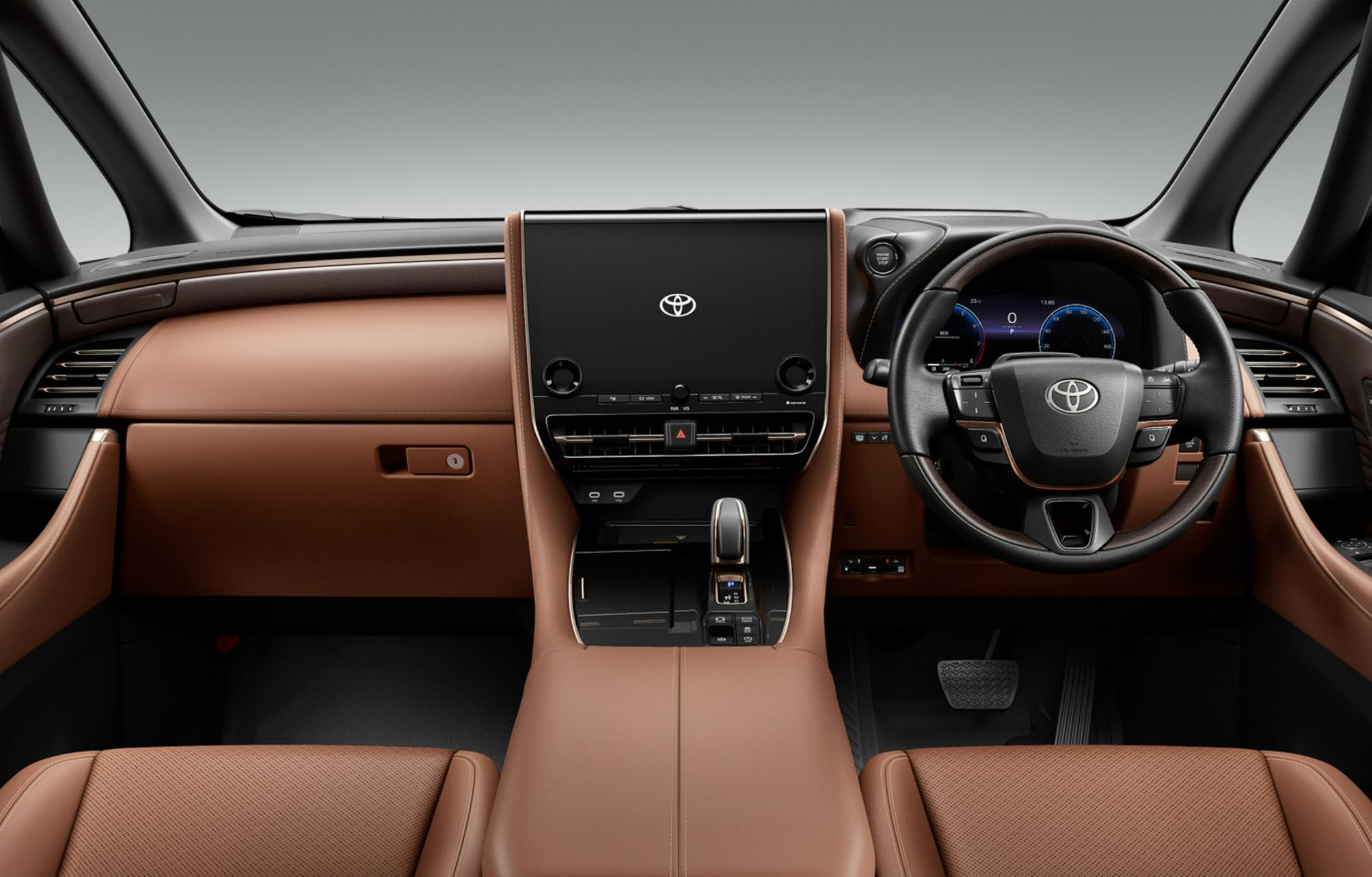 新一代“老板座驾”上市，丰田皇冠威尔法起售价89.90万