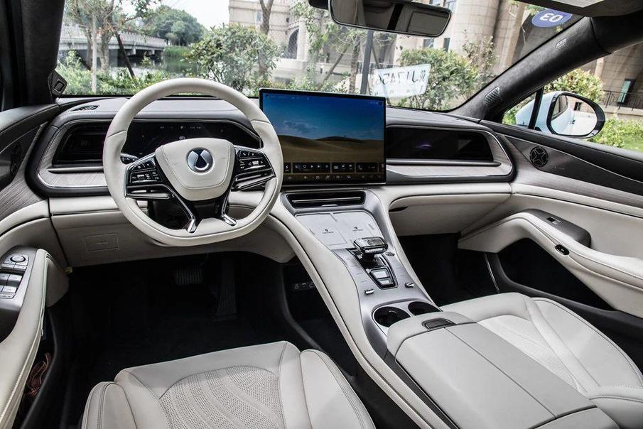 腾势n7售价32.98万起,腾势n7限时优惠2万值得入手吗