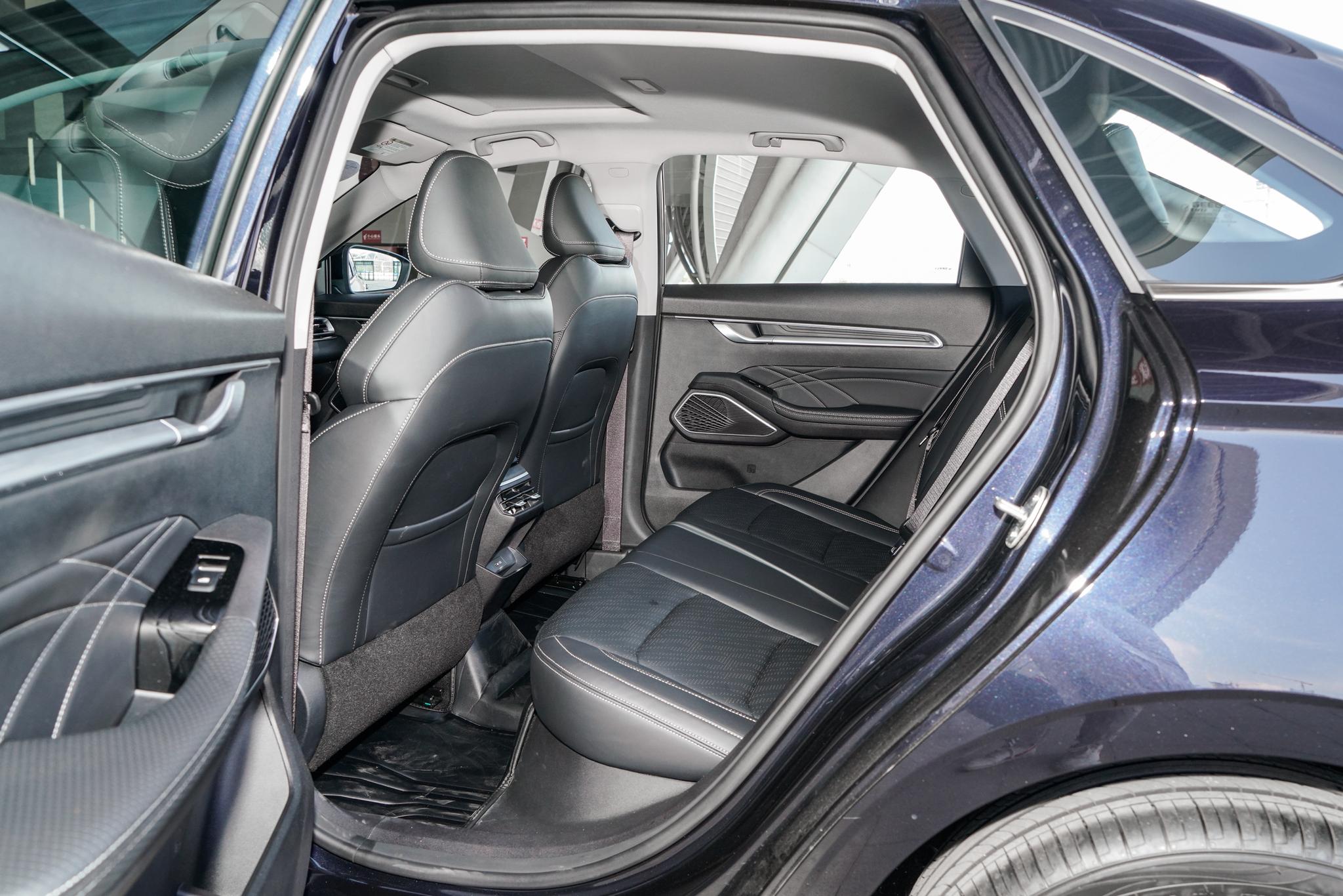 吉利帝豪s怎么样值不值得入手,吉利帝豪这台车到底值不值得购买