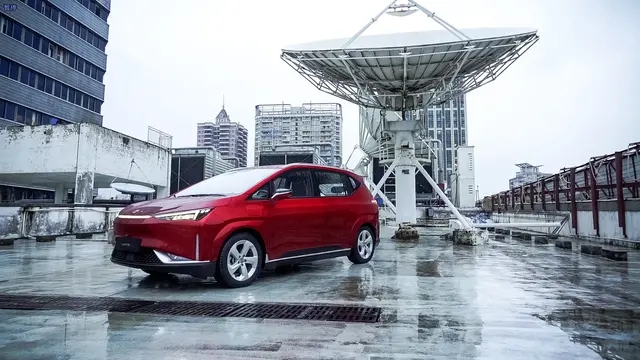 合创z03红色试乘试驾,合创z03最新款白色