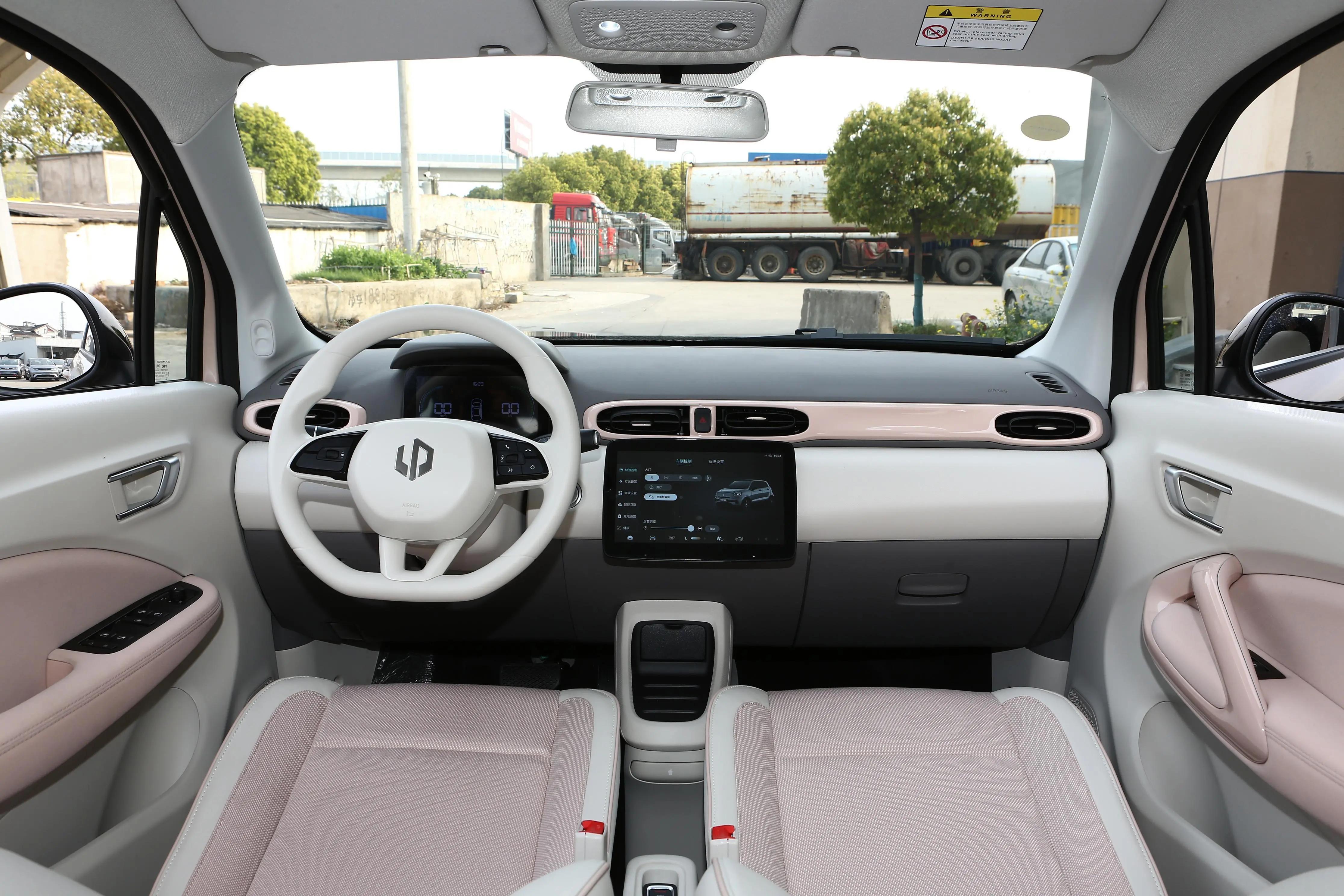 适合女性开的安全性能好的车,女孩子应该买一辆好车吗