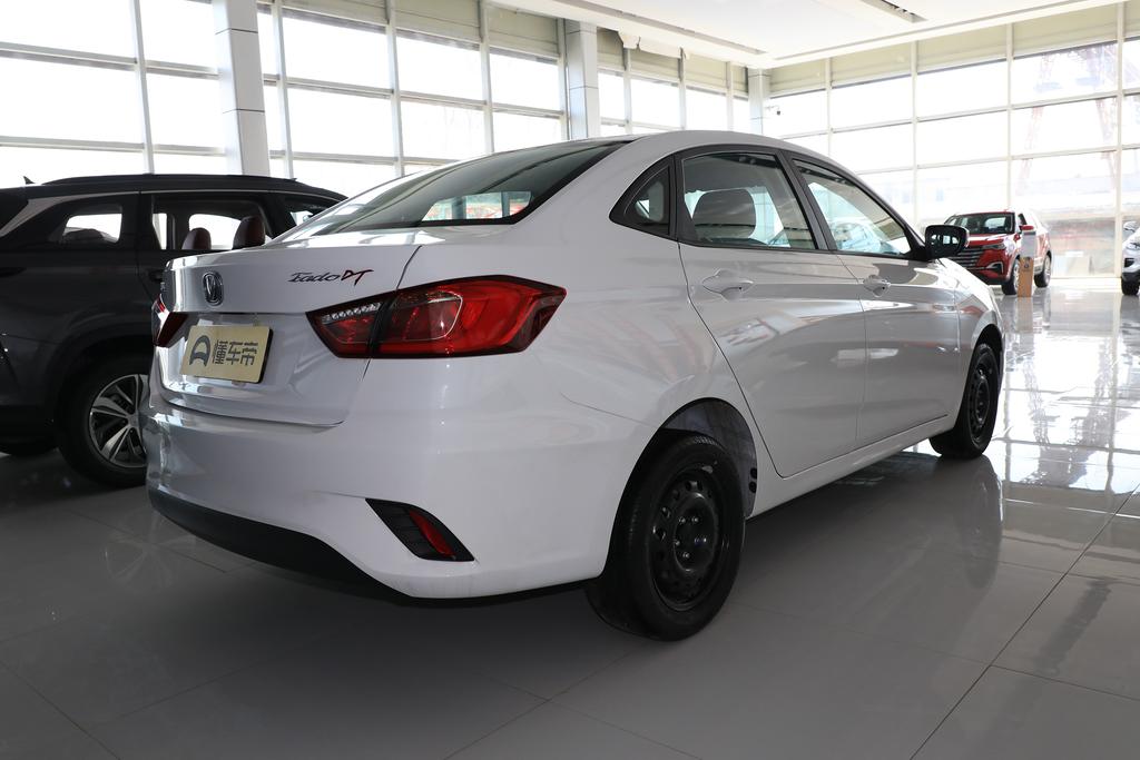 汽车轮胎漏气最好的补胎方法,轮胎扎到钉子不漏气要不要补胎