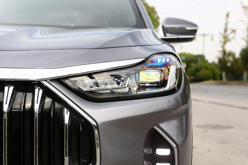 捷途x70plus1.6t落地价,捷途x70plus地板的详细配置