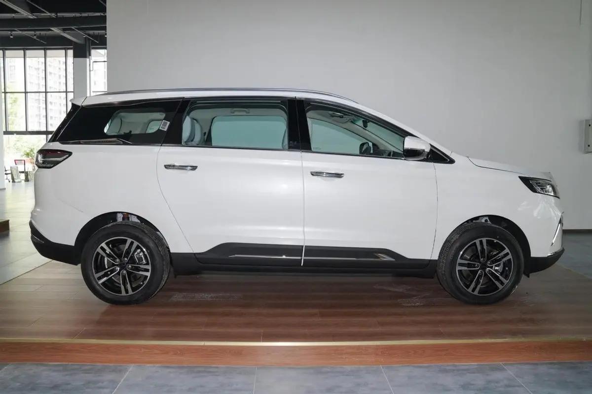 远志m1七座商务车是哪个厂家,远志m1七座商务车真实价钱