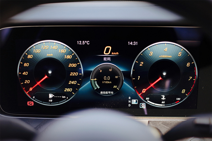 奔驰e标轴买260还是300,奔驰a级180评价