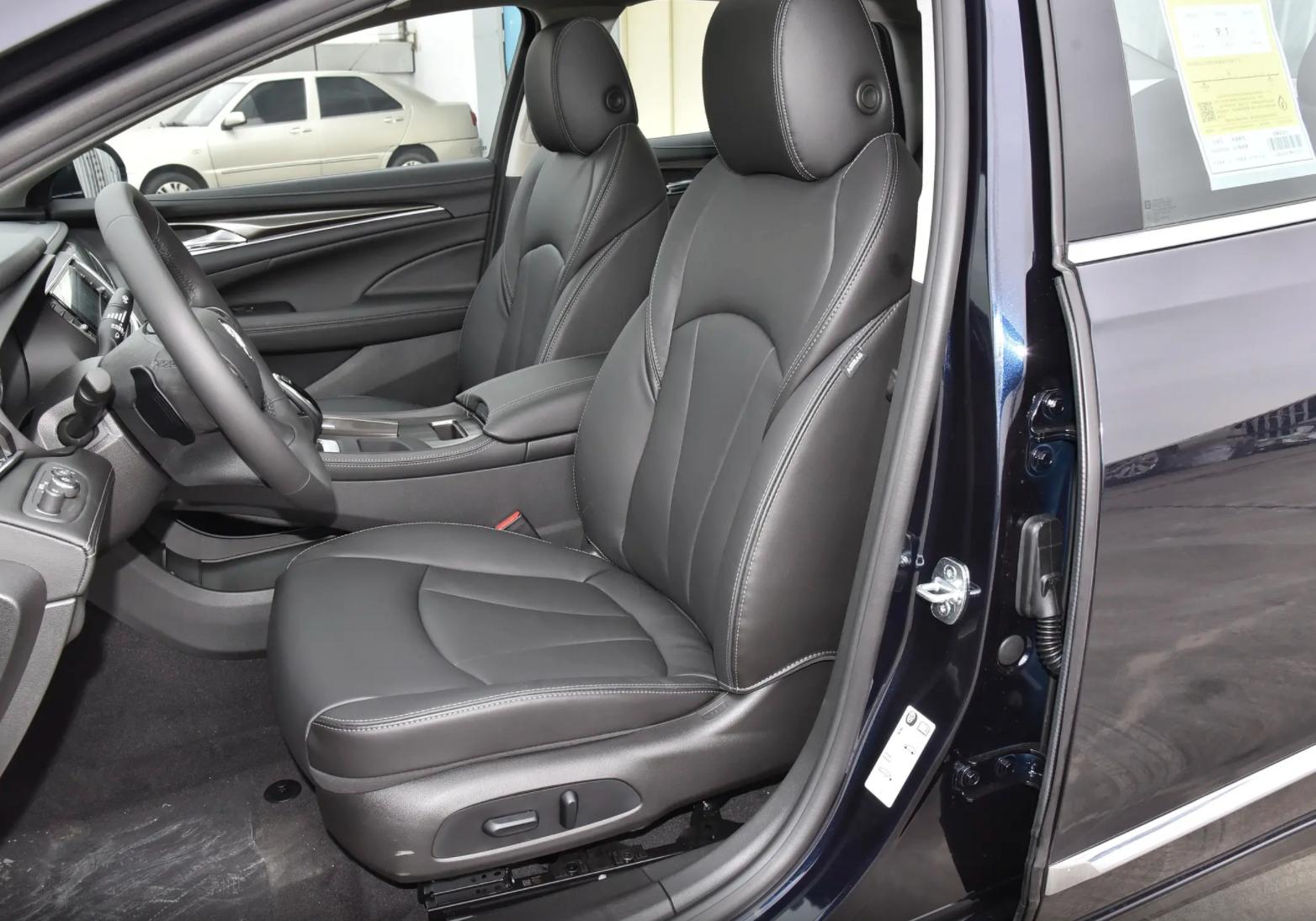 别克君越对比帕萨特,别克君越跟大众帕萨特怎么选