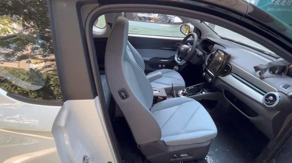 19款奇瑞小蚂蚁驾驶感受,奇瑞小蚂蚁甜粉款半糖55kw测评