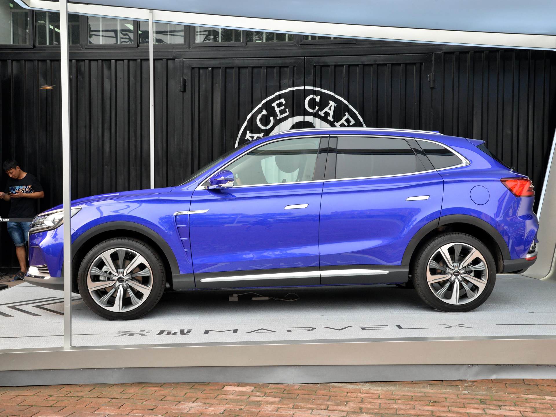 配置最高混动suv,高性能插电混合动力suv