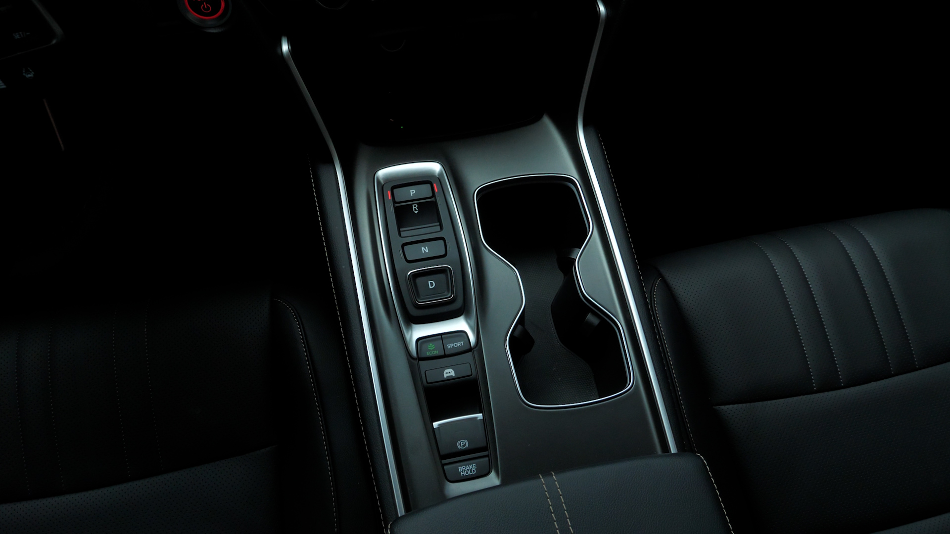 本田新款雅阁和新款凯美瑞怎么选,雅阁2022款幻夜尊贵和凯美瑞2.5g