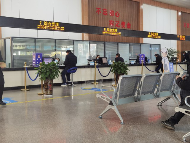 机动车转籍不用外地提档了吧,异地提档需要新车主本人操作吗