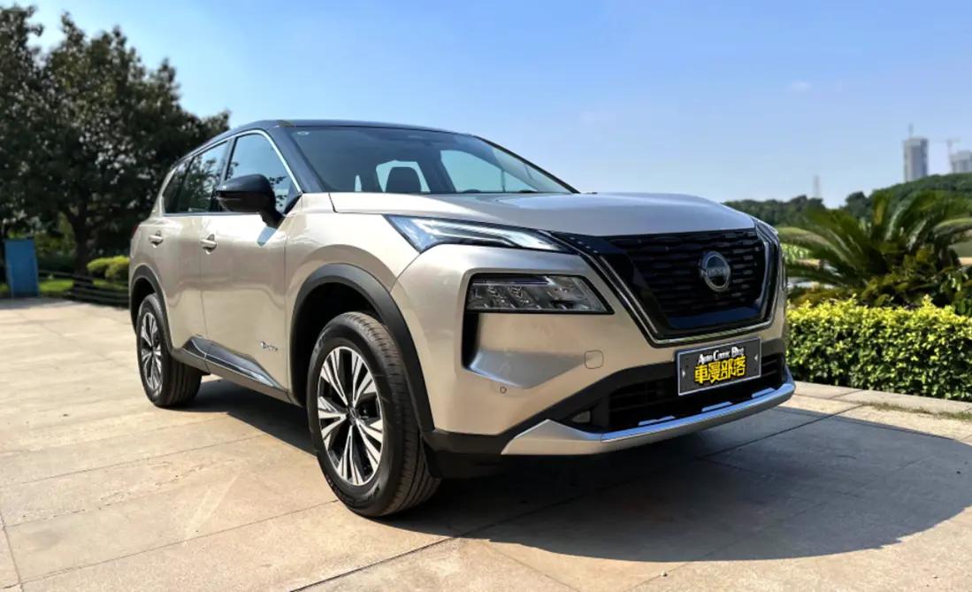 超混电驱奇骏全球最低价上市,奇骏19万级混动四驱顶配