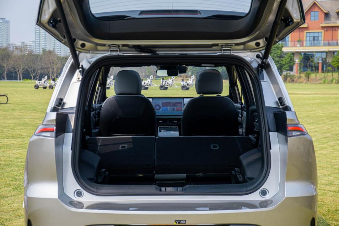 合创z03对比aiony如何选择,合创z03和aiony有什么区别