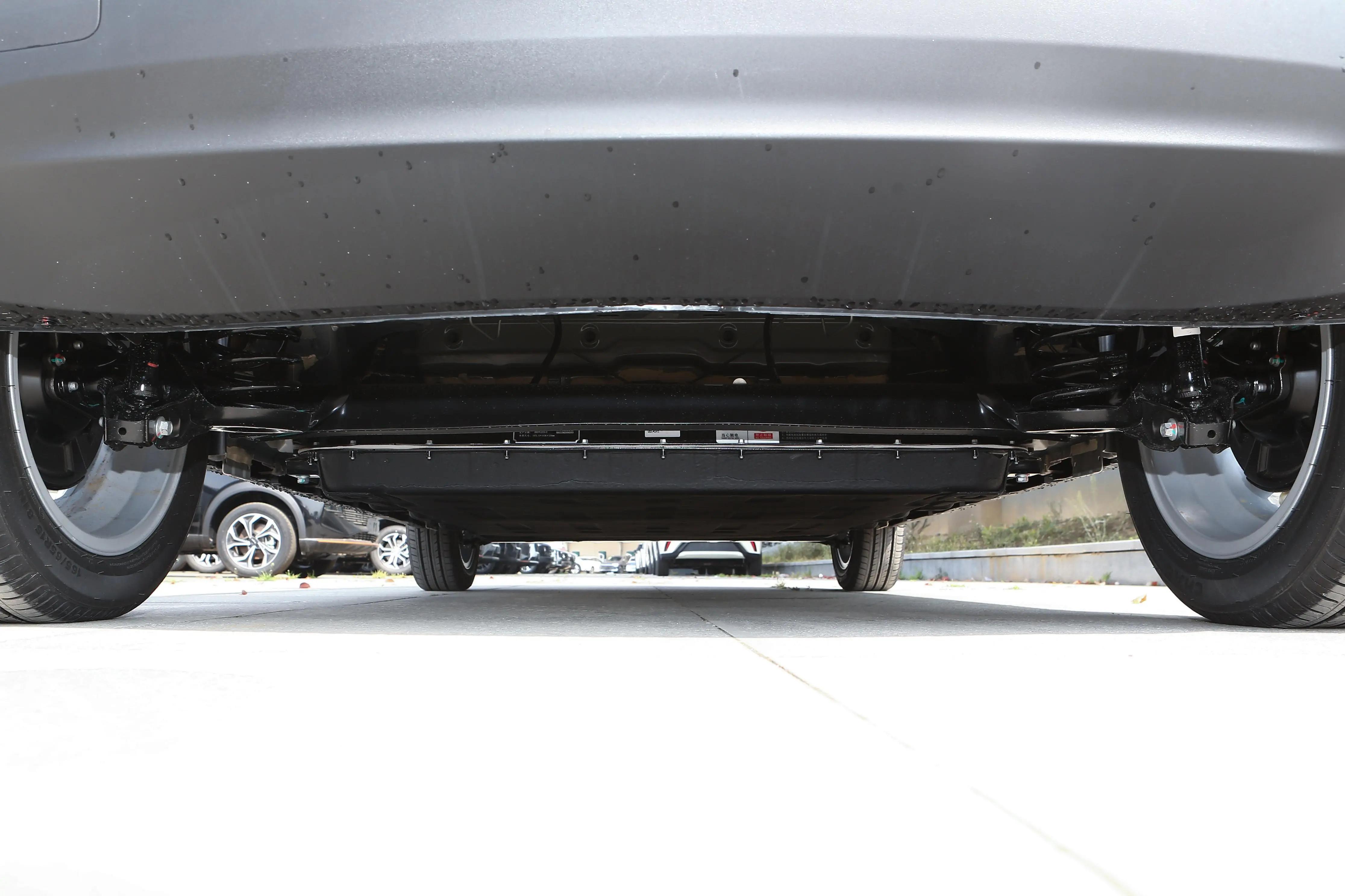 适合女性开的安全性能好的车,女孩子应该买一辆好车吗