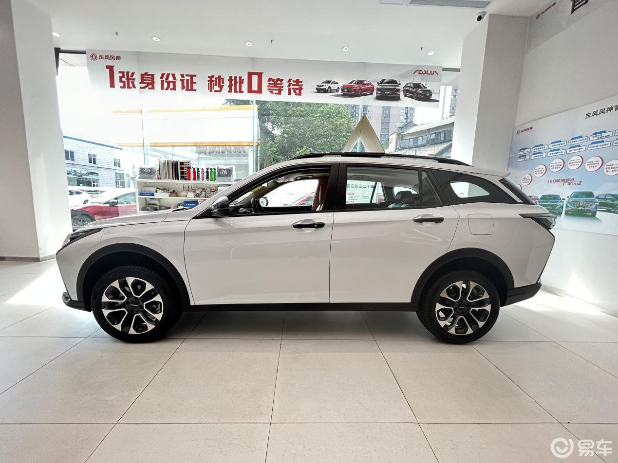 东风风神奕炫2021款后备箱,东风风神奕炫max后备箱