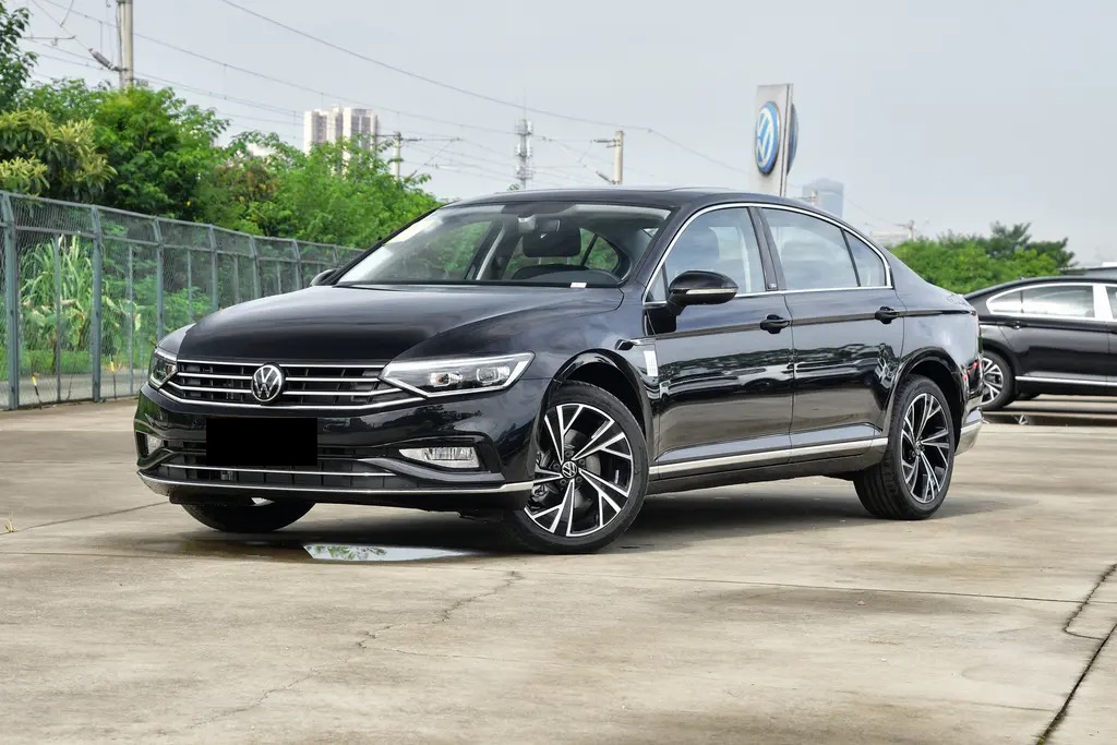 小保养都要999元，月均支出2199元，大众迈腾用车成本分析！