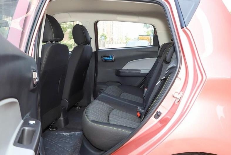 最新款长安奔奔e-star车评,长安奔奔e-star2020款二手多少钱