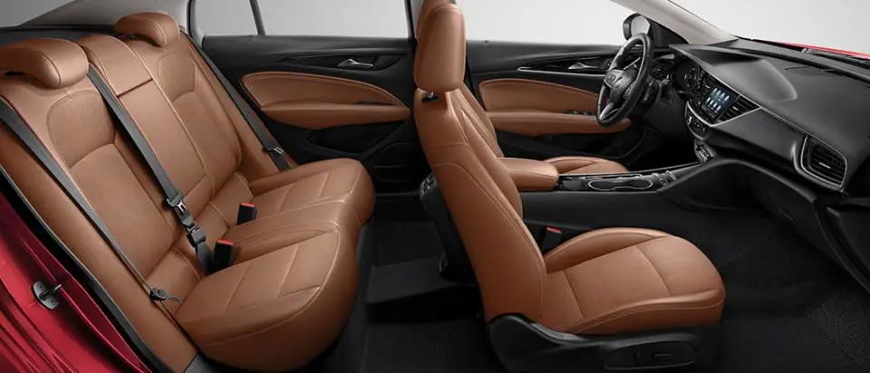 20万中级车越卷越精品，君威和天籁谁能让人无法拒绝？