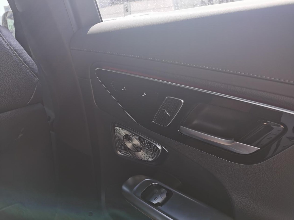 长轴距奔驰c级2024款多长,奔驰c级w124