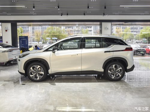 标配15.6英寸大屏+360度全景影像-AIONV解析