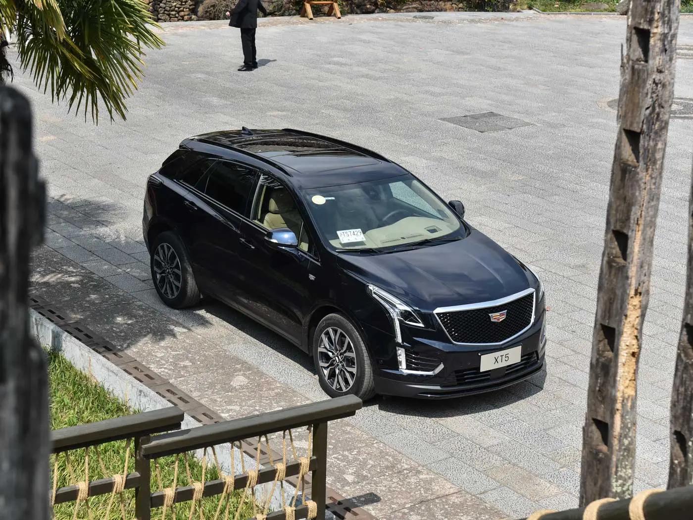 自适应巡航凯迪拉克xt4,凯迪拉克xt5黑武士闪亮登场