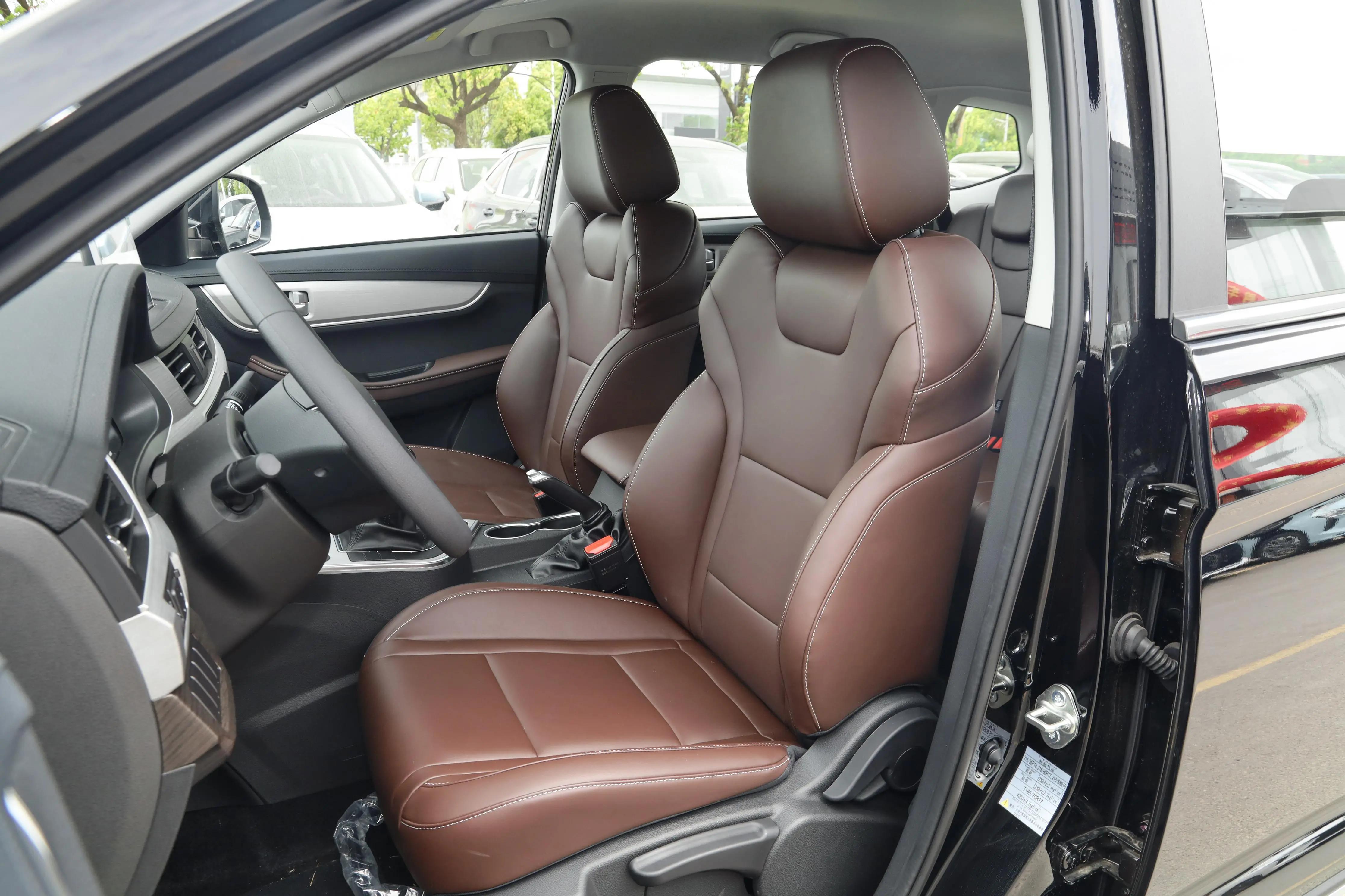 东风风行t5evo2021款1.5tddct铂金版,东风风行t5新款和旧款1.6区别