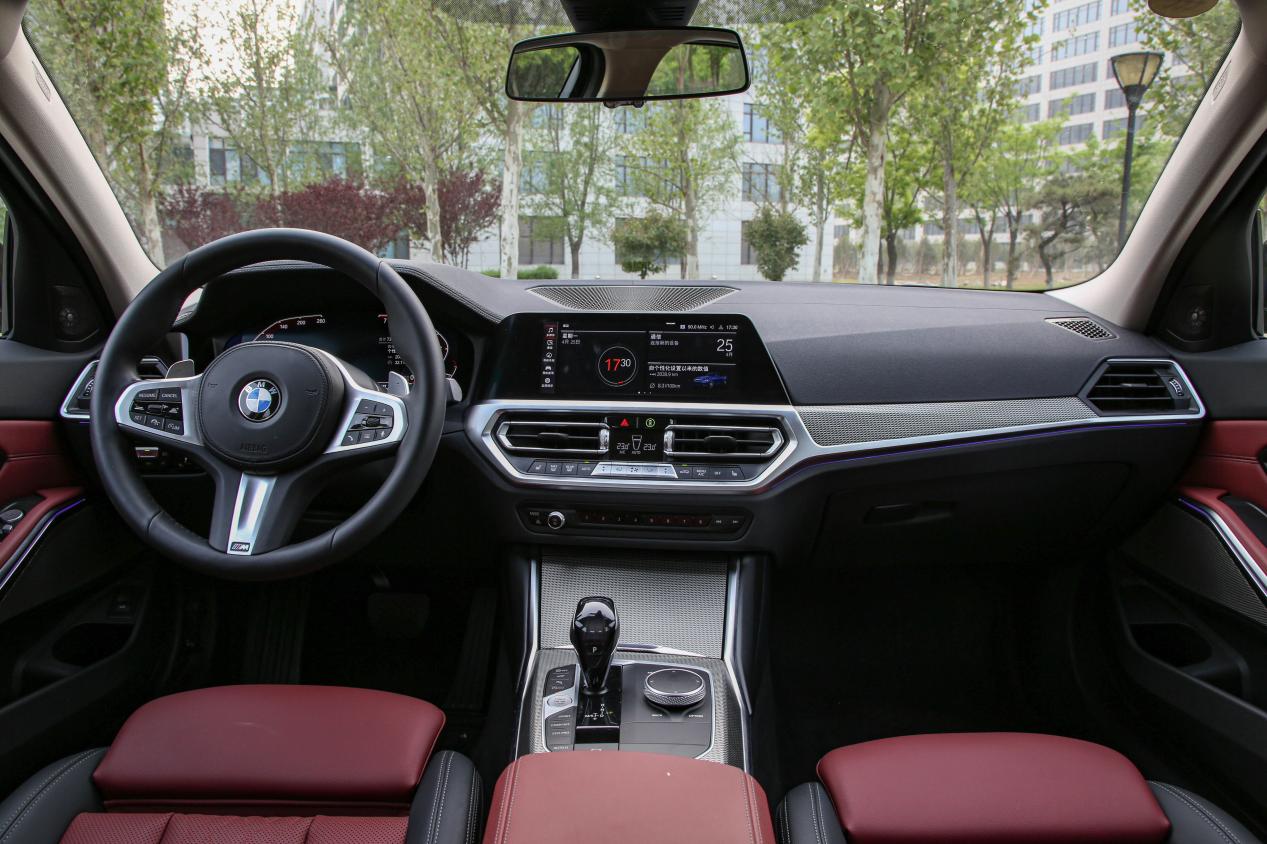 最新款宝马325li运动版试驾视频,去试驾一台宝马325li是什么感觉