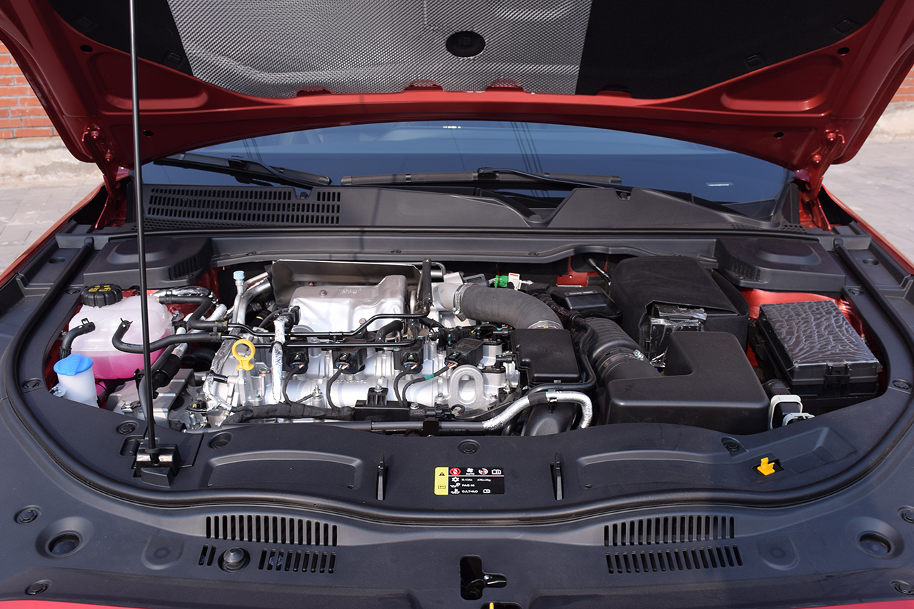 试驾奔腾b70s2023款,试驾奔腾b701.8t