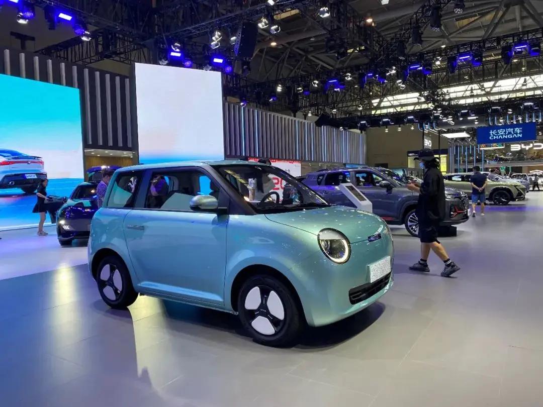 长安Lumin上班代步接娃放学,好工具