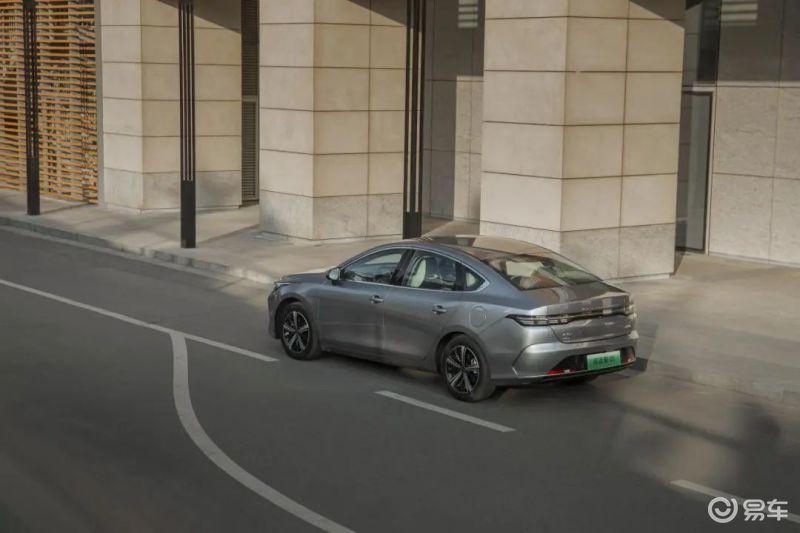 比亚迪秦plusdm-i与驱逐舰05对比,2023比亚迪驱逐舰05尊贵款落地价