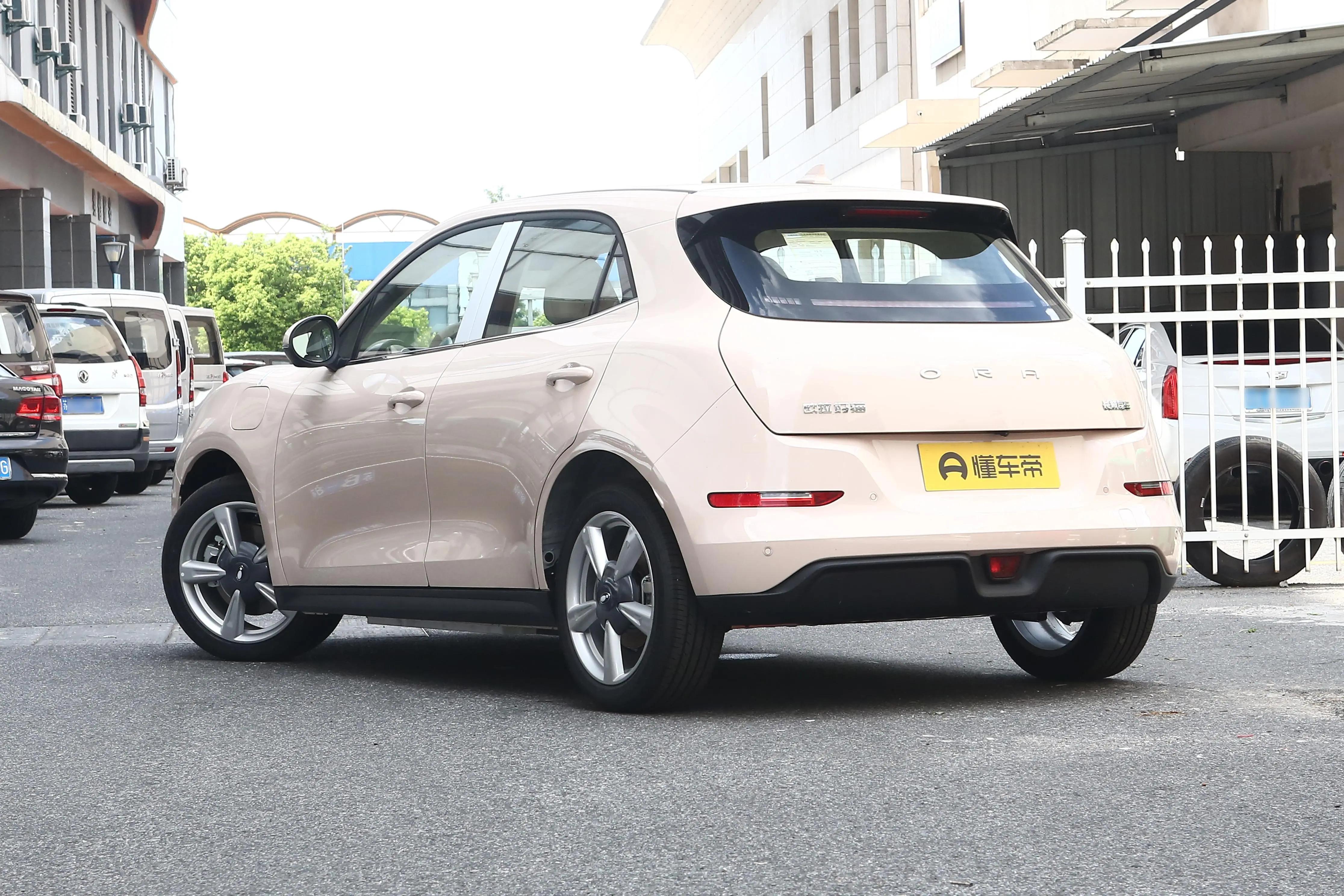 适合小姐姐日常代步高颜值车 (一款非常适合小姐姐的专属座驾)