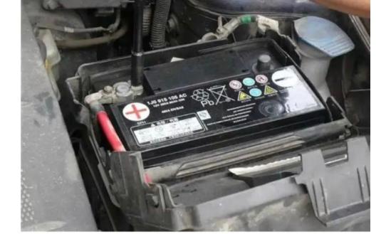 原地怠速可以辅助电瓶充电吗,原地怠速10分钟电瓶充电多少电