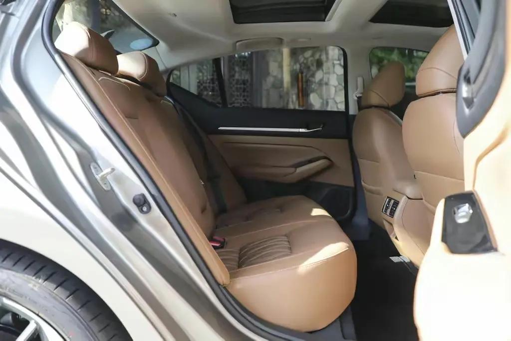 车长超4米9的纯电轿车,车长近4.8米配2.0t售20万