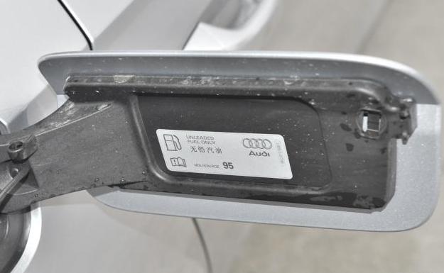 奥迪a6详细讲解内饰,新款奥迪a6空调屏按键解读