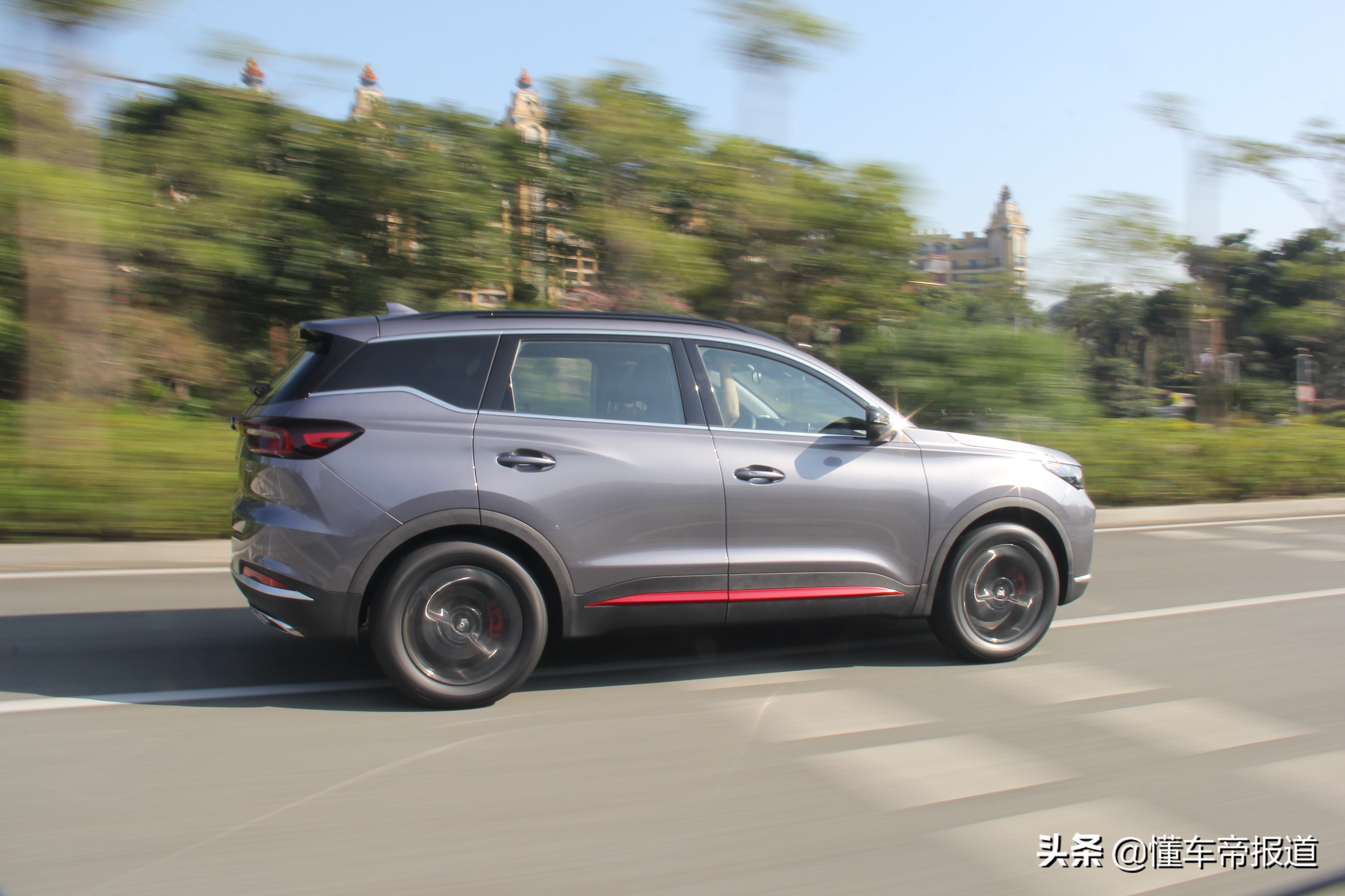 2022瑞虎71.6t超能版实际油耗,试驾奇瑞瑞虎7最新款