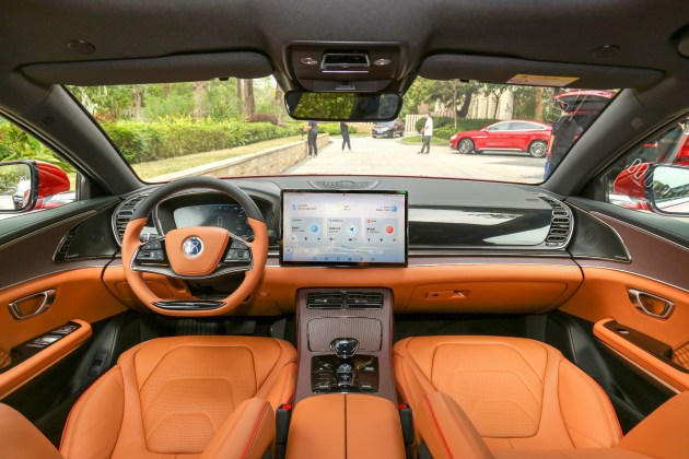 汉dm亏电高速噪声测试,汉dm亏电情况下的总体表现