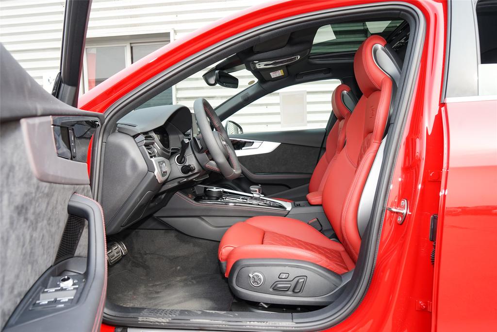 哈尔滨奥迪s4,哈尔滨奥迪s4提车