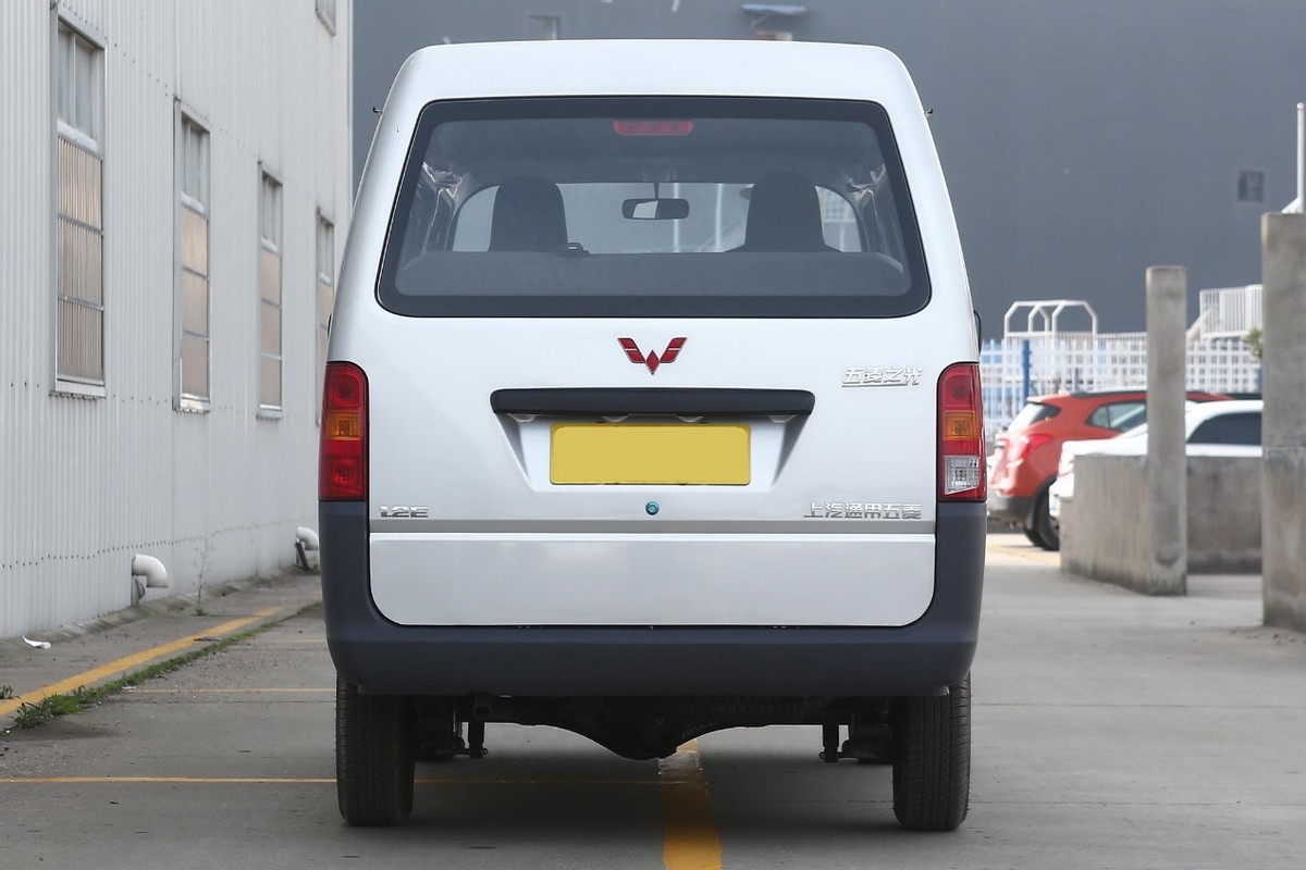 个人买货运版五菱之光有什么弊端,新的五菱之光最便宜多少钱